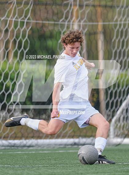Thumbnail 2 in Laguna Hills vs. El Toro (Hawks Invitational) photogallery.