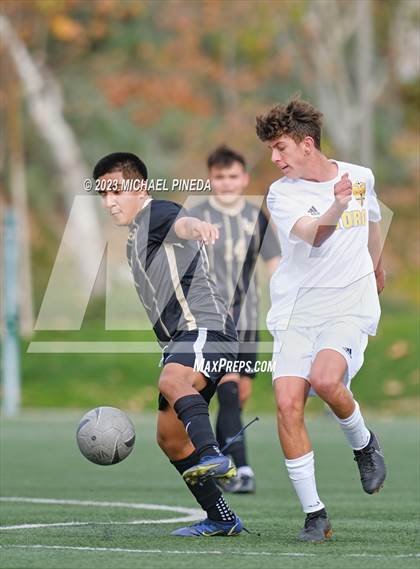Thumbnail 2 in Laguna Hills vs. El Toro (Hawks Invitational) photogallery.