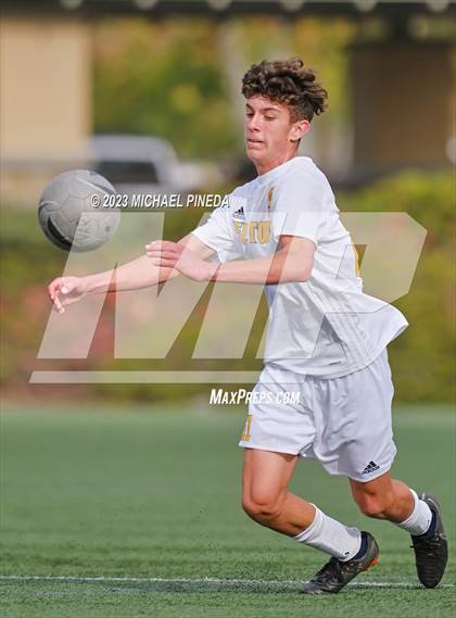 Thumbnail 2 in Laguna Hills vs. El Toro (Hawks Invitational) photogallery.