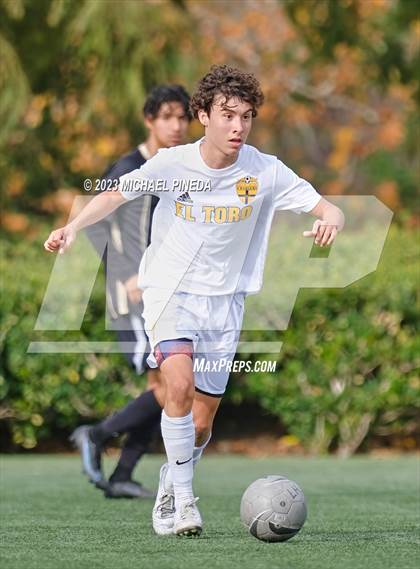 Thumbnail 1 in Laguna Hills vs. El Toro (Hawks Invitational) photogallery.