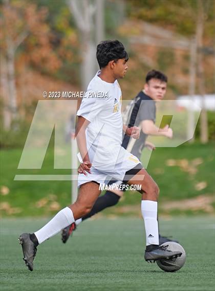 Thumbnail 2 in Laguna Hills vs. El Toro (Hawks Invitational) photogallery.