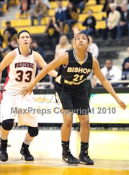 Thumbnail 3 in Bishop Montgomery vs. Harvard-Westlake (CIF SS 4AA Final) photogallery.