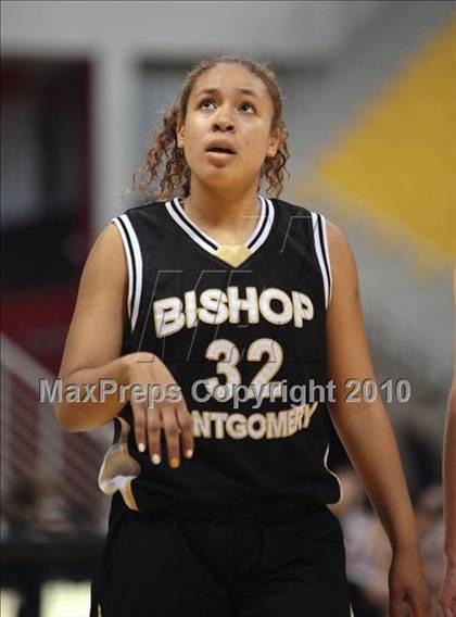 Thumbnail 2 in Bishop Montgomery vs. Harvard-Westlake (CIF SS 4AA Final) photogallery.