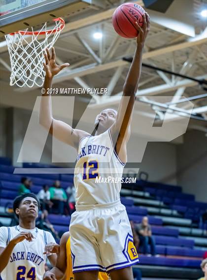 Thumbnail 3 in Pine Forest vs Jack Britt (Cumberland County Holiday Classic 1st Round) photogallery.