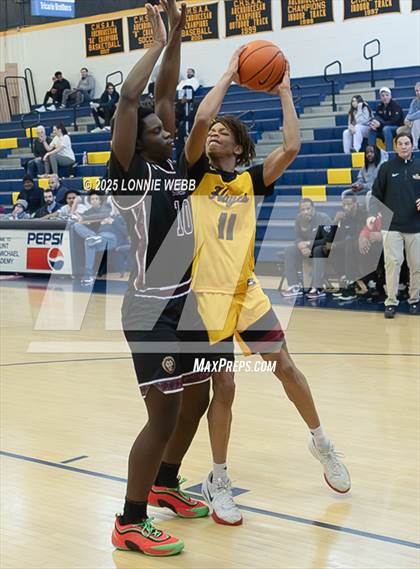 Thumbnail 2 in Cardinal Hayes vs Brooklyn Collegiate (Shooting Stars Basketball Showcase) photogallery.