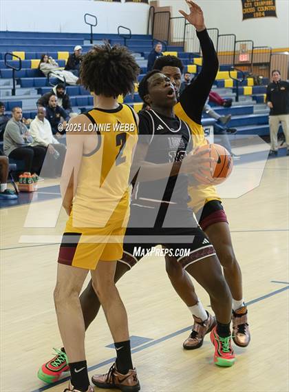 Thumbnail 1 in Cardinal Hayes vs Brooklyn Collegiate (Shooting Stars Basketball Showcase) photogallery.