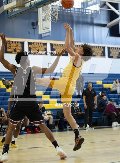 Thumbnail 1 in Cardinal Hayes vs Brooklyn Collegiate (Shooting Stars Basketball Showcase) photogallery.