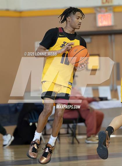 Thumbnail 1 in Cardinal Hayes vs Brooklyn Collegiate (Shooting Stars Basketball Showcase) photogallery.