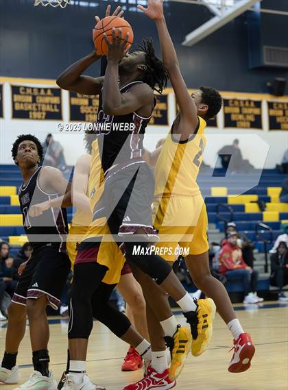 Thumbnail 2 in Cardinal Hayes vs Brooklyn Collegiate (Shooting Stars Basketball Showcase) photogallery.