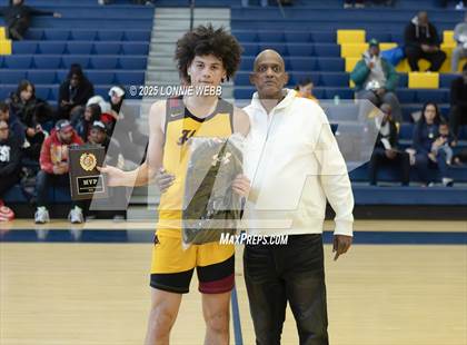 Thumbnail 2 in Cardinal Hayes vs Brooklyn Collegiate (Shooting Stars Basketball Showcase) photogallery.