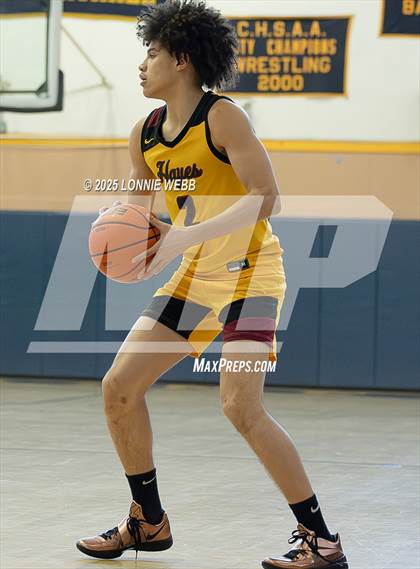Thumbnail 1 in Cardinal Hayes vs Brooklyn Collegiate (Shooting Stars Basketball Showcase) photogallery.