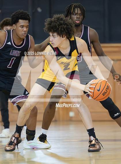 Thumbnail 1 in Cardinal Hayes vs Brooklyn Collegiate (Shooting Stars Basketball Showcase) photogallery.