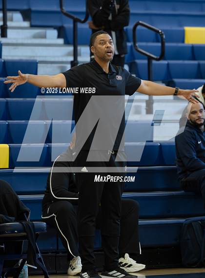 Thumbnail 2 in Cardinal Hayes vs Brooklyn Collegiate (Shooting Stars Basketball Showcase) photogallery.