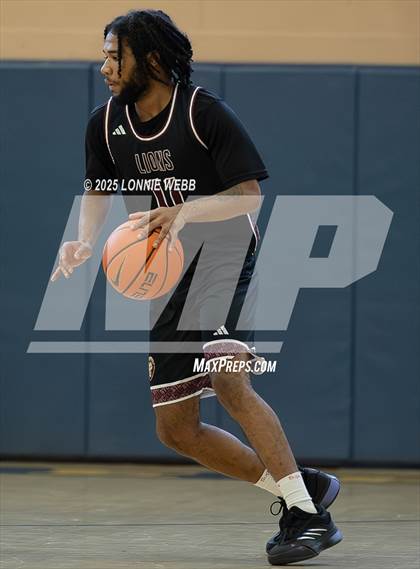 Thumbnail 1 in Cardinal Hayes vs Brooklyn Collegiate (Shooting Stars Basketball Showcase) photogallery.