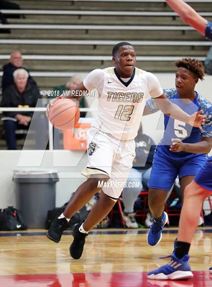 Thumbnail 1 in Conroe vs Sterling (McDonald's Texas Invitational) photogallery.