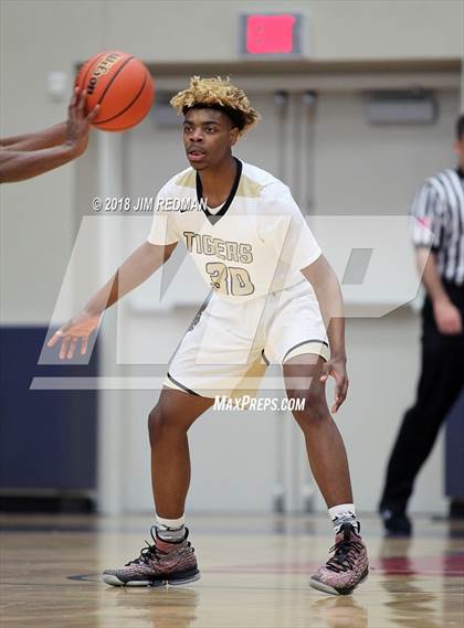 Thumbnail 2 in Conroe vs Sterling (McDonald's Texas Invitational) photogallery.