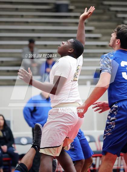 Thumbnail 2 in Conroe vs Sterling (McDonald's Texas Invitational) photogallery.