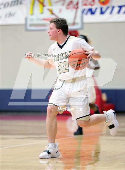 Thumbnail 3 in Conroe vs Sterling (McDonald's Texas Invitational) photogallery.