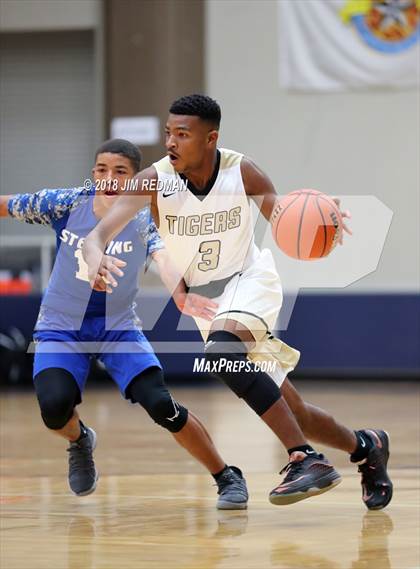 Thumbnail 1 in Conroe vs Sterling (McDonald's Texas Invitational) photogallery.