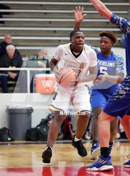 Thumbnail 3 in Conroe vs Sterling (McDonald's Texas Invitational) photogallery.
