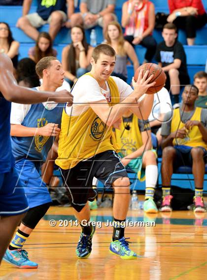 Thumbnail 1 in  Class of 2015 vs. Class of 2016 (NorCal Clash) photogallery.