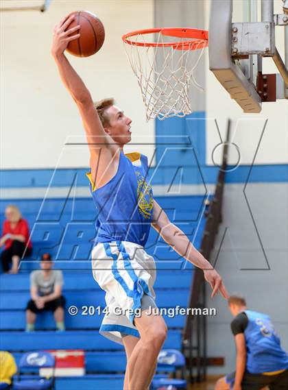 Thumbnail 1 in  Class of 2015 vs. Class of 2016 (NorCal Clash) photogallery.