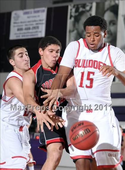 Thumbnail 3 in Foothill vs. Pasadena (St. Hope Elite Classic) photogallery.