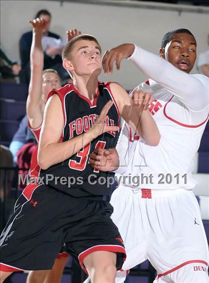 Thumbnail 3 in Foothill vs. Pasadena (St. Hope Elite Classic) photogallery.