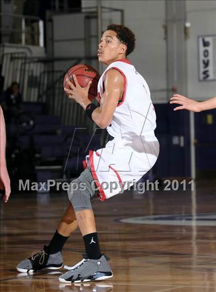 Thumbnail 3 in Foothill vs. Pasadena (St. Hope Elite Classic) photogallery.