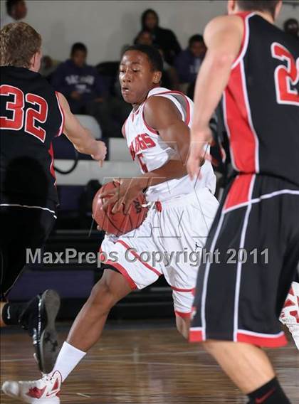 Thumbnail 1 in Foothill vs. Pasadena (St. Hope Elite Classic) photogallery.