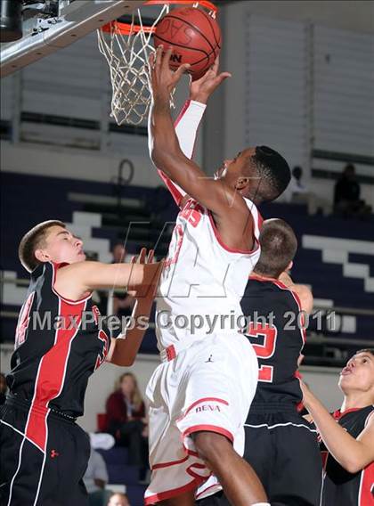 Thumbnail 2 in Foothill vs. Pasadena (St. Hope Elite Classic) photogallery.