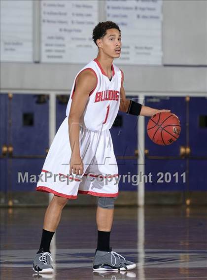 Thumbnail 3 in Foothill vs. Pasadena (St. Hope Elite Classic) photogallery.