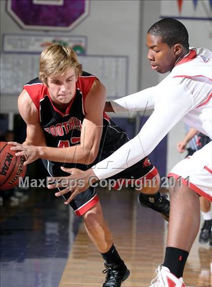 Thumbnail 1 in Foothill vs. Pasadena (St. Hope Elite Classic) photogallery.