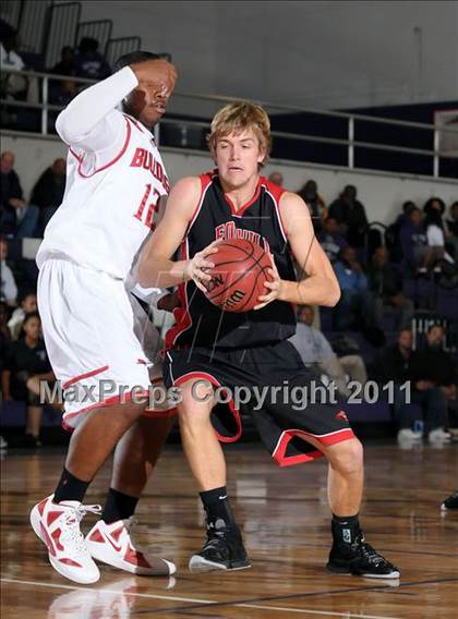 Thumbnail 3 in Foothill vs. Pasadena (St. Hope Elite Classic) photogallery.