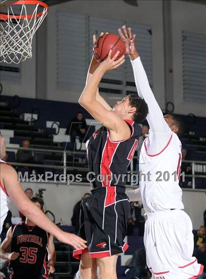 Thumbnail 3 in Foothill vs. Pasadena (St. Hope Elite Classic) photogallery.