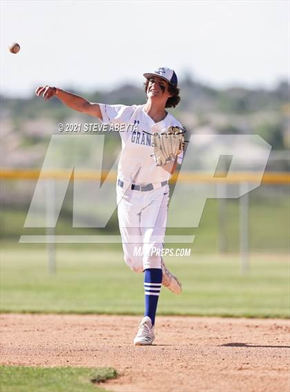 Thumbnail 2 in Grandview vs. Mullen photogallery.