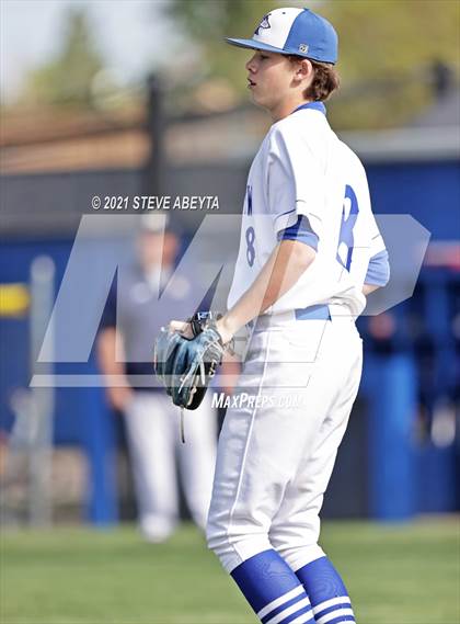Thumbnail 2 in Grandview vs. Mullen photogallery.