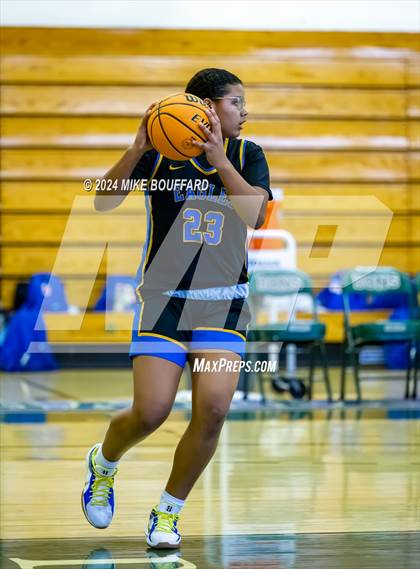 Thumbnail 1 in Valencia vs Bakersfield Christian (Santa Barbara Tournament of Champions) photogallery.