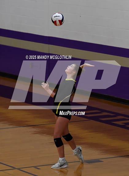 Thumbnail 2 in JV: Galesburg @ Canton photogallery.