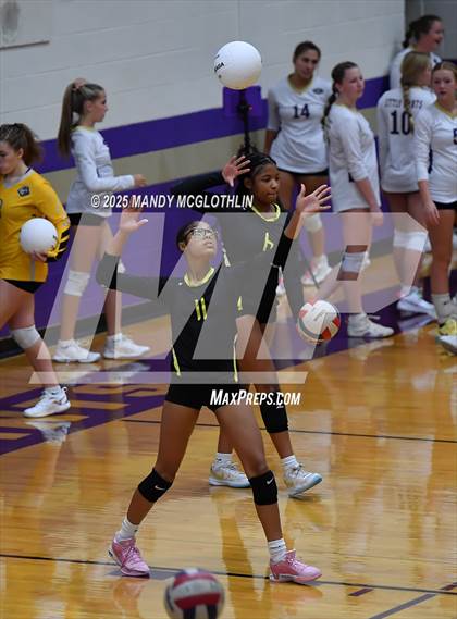 Thumbnail 1 in JV: Galesburg @ Canton photogallery.