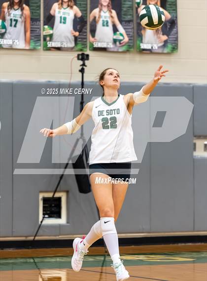 Thumbnail 1 in Shawnee Heights @ De Soto photogallery.