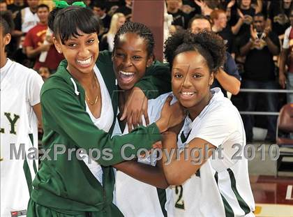 Thumbnail 3 in Clovis West vs. Poly (CIF SoCal D1 Final) photogallery.