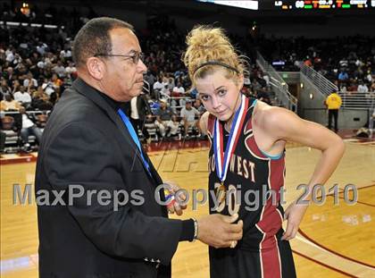 Thumbnail 3 in Clovis West vs. Poly (CIF SoCal D1 Final) photogallery.