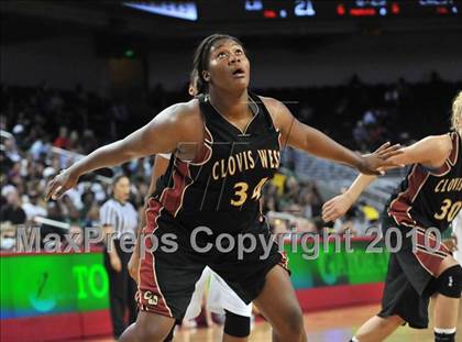 Thumbnail 3 in Clovis West vs. Poly (CIF SoCal D1 Final) photogallery.