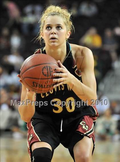 Thumbnail 1 in Clovis West vs. Poly (CIF SoCal D1 Final) photogallery.