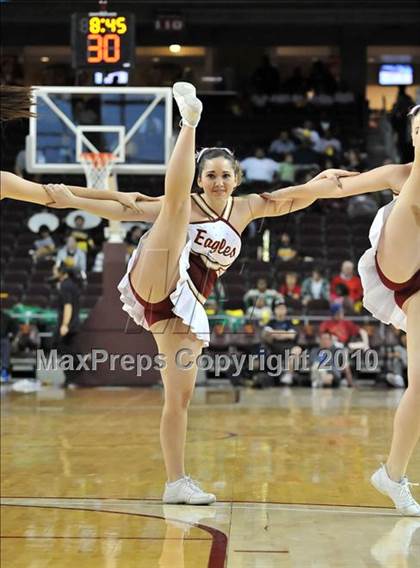 Thumbnail 2 in Clovis West vs. Poly (CIF SoCal D1 Final) photogallery.