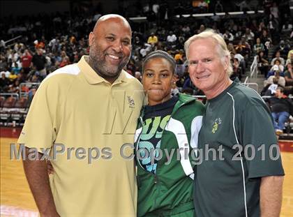 Thumbnail 2 in Clovis West vs. Poly (CIF SoCal D1 Final) photogallery.
