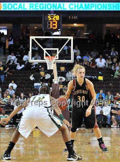 Thumbnail 2 in Clovis West vs. Poly (CIF SoCal D1 Final) photogallery.