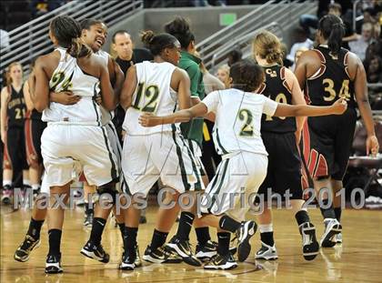 Thumbnail 2 in Clovis West vs. Poly (CIF SoCal D1 Final) photogallery.