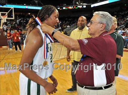 Thumbnail 2 in Clovis West vs. Poly (CIF SoCal D1 Final) photogallery.
